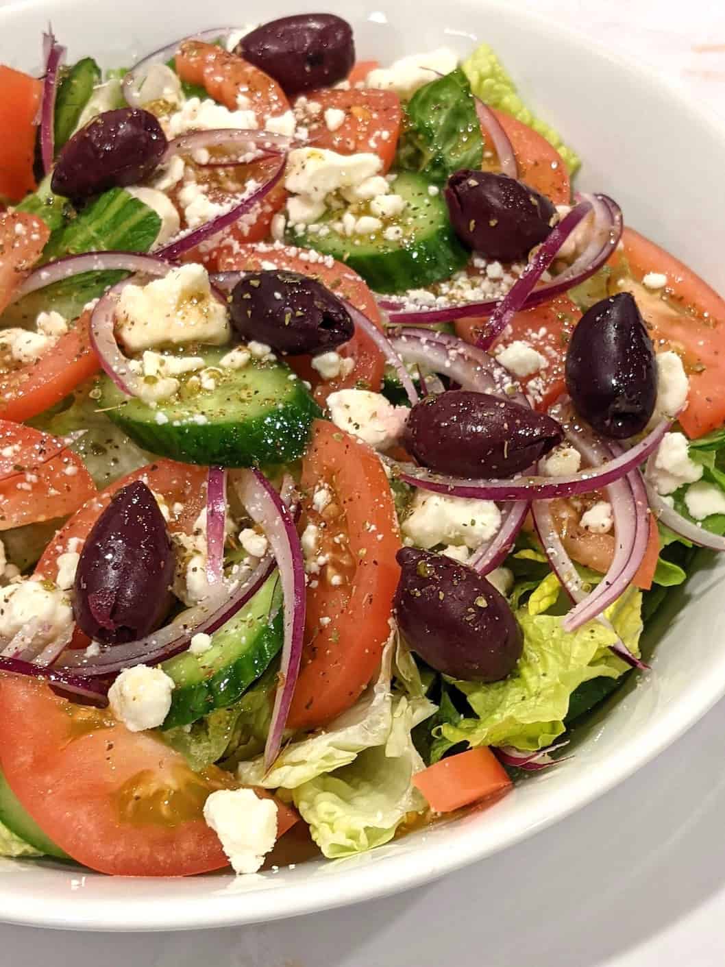 greek salad with lettuce