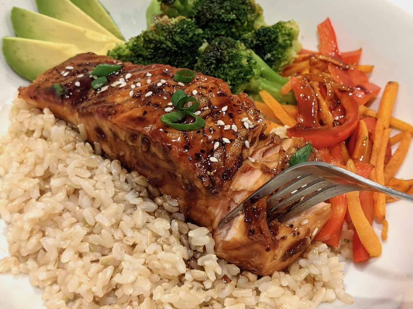 asian salmon bowl