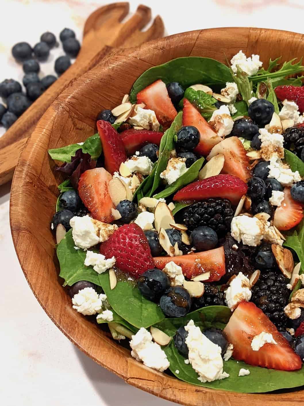 Mixed Berry Salad With Balsamic Vinaigrette 3911
